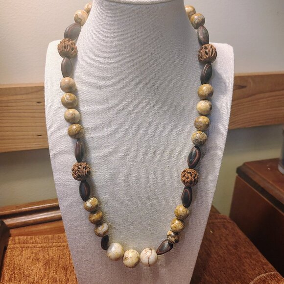 VTG 70s Chinese Asian Carved Wood Symbol Stone Beaded Rare Artisan Necklace - Picture 7 of 7